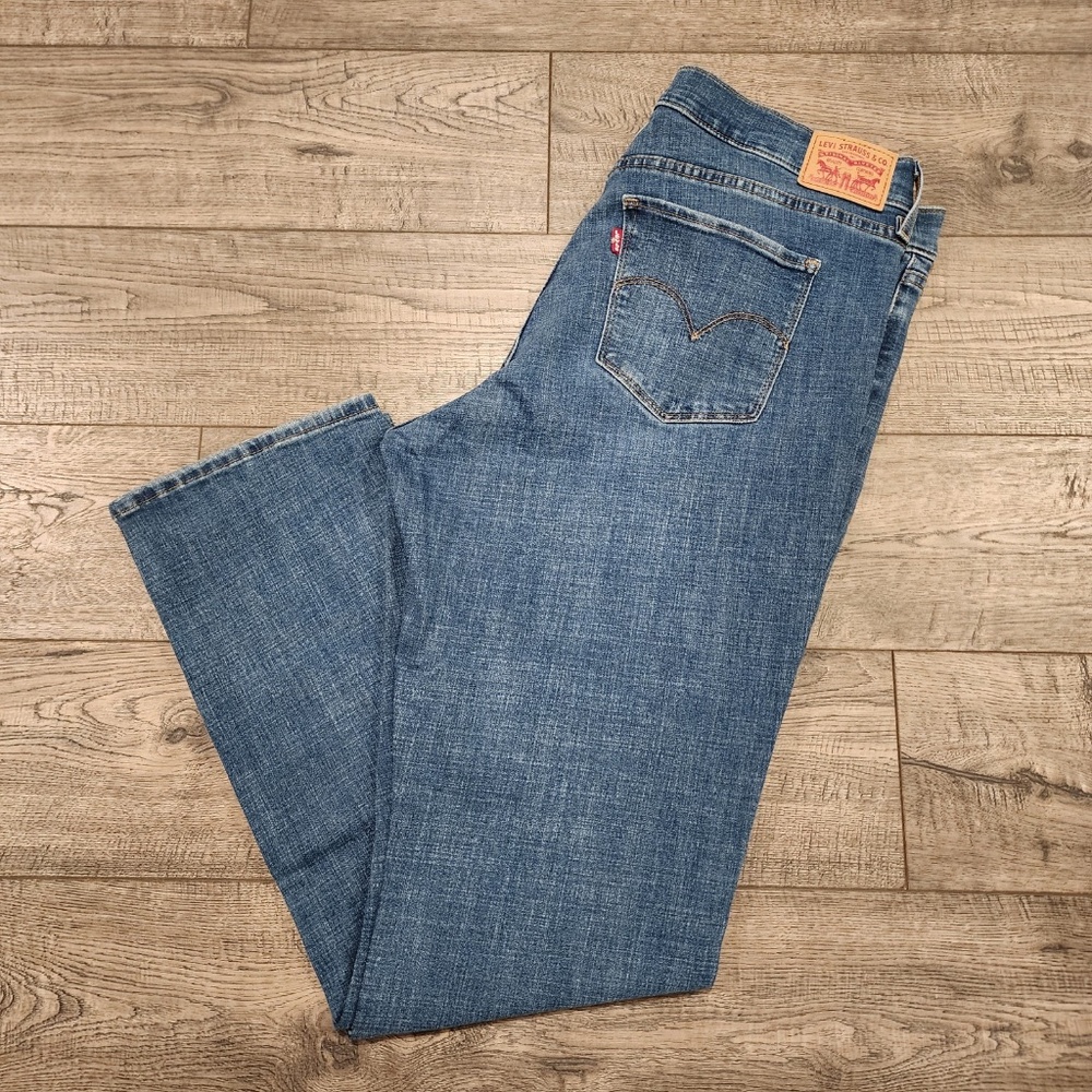 Levis Women's Jeans 314 Shaping Straight 34 Blue Wash (W34xL32)